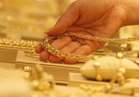 vang nu trang - Giá vàng lùi sâu xuống 37,4 triệu đồng
