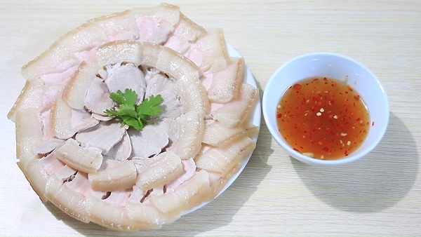 Thịt ba chỉ luộc